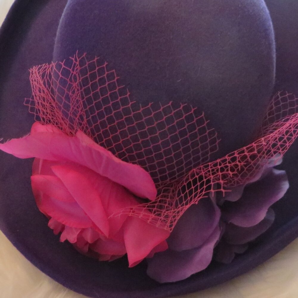 Perky Bollman Purple Doeskin Wool Hat w/Brim &Pink Floral Trim